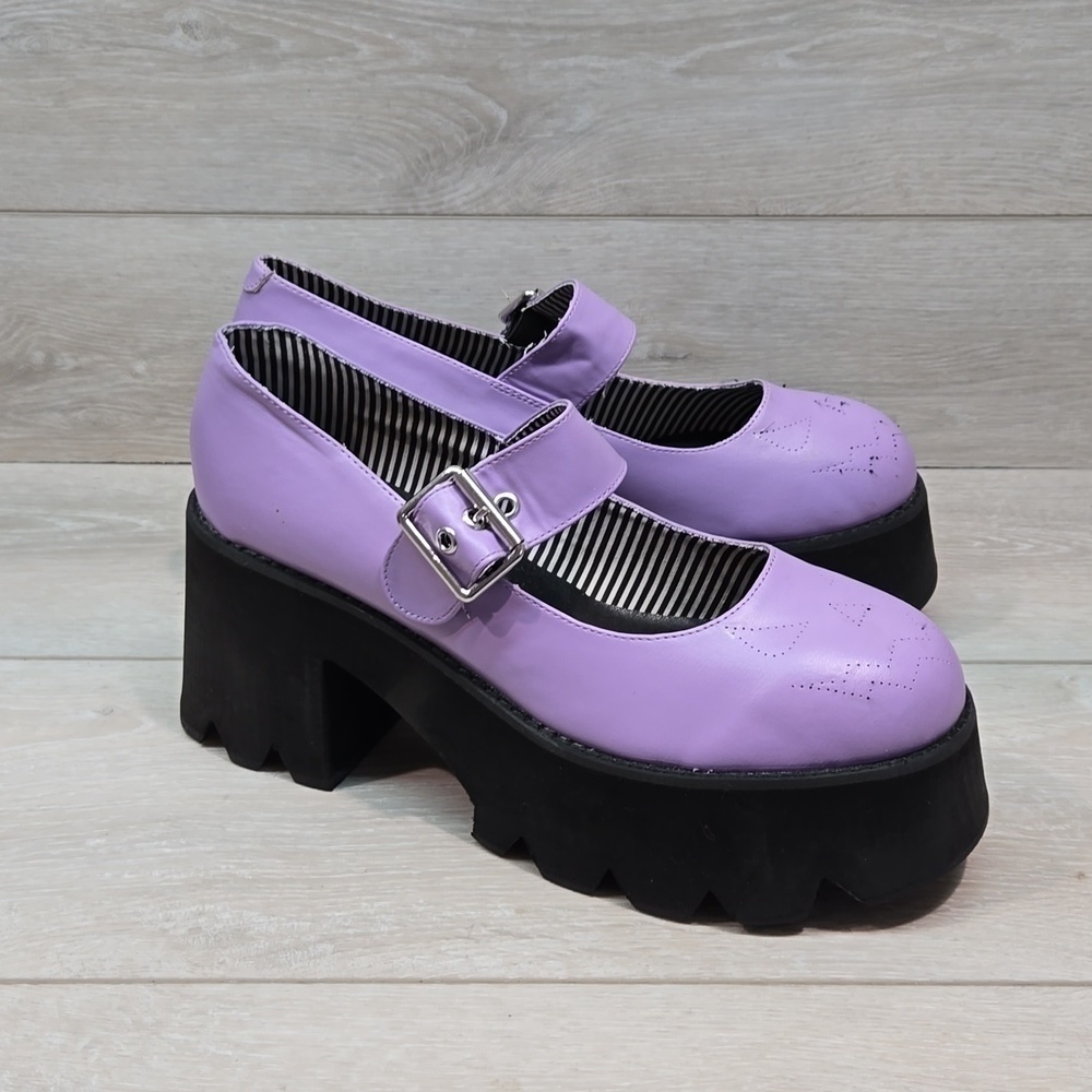 Vintage Trickz N' Treatz by Dolls Kill Tractor Platform Chunky Y2K shoes 11